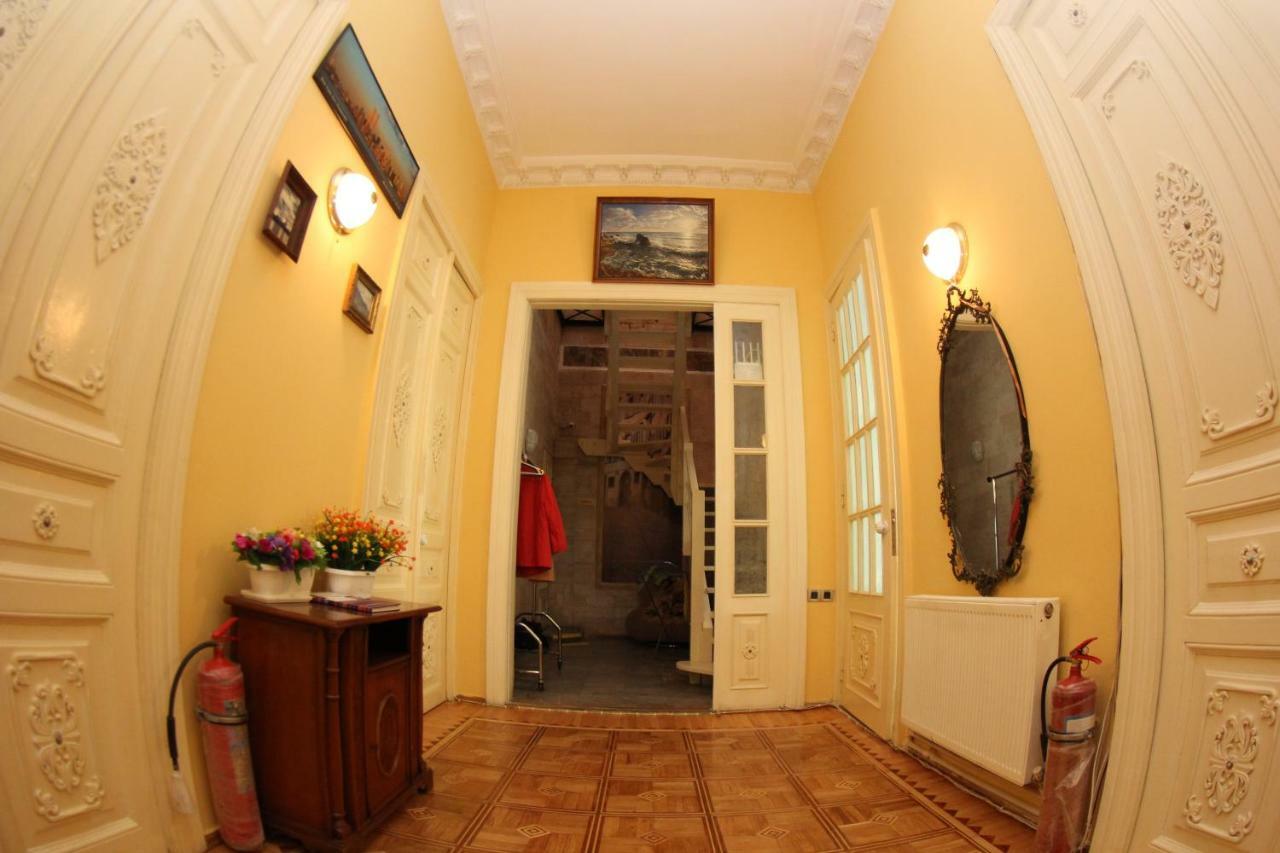 Orpheus Hostel And Apartments Одесса Экстерьер фото